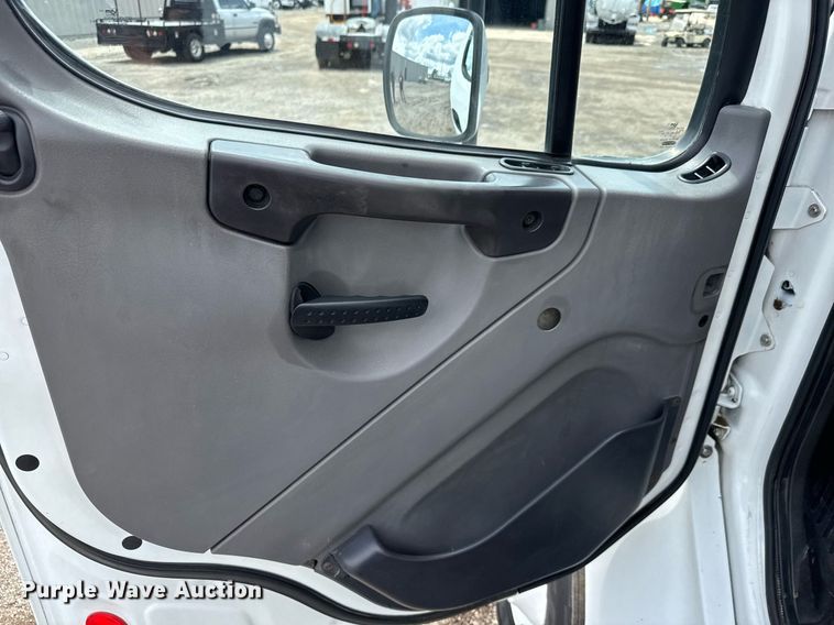 image for item EQ1481 2004 Freightliner Business Class M2 refrigerated truck