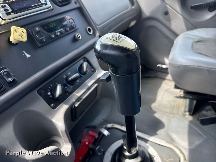 image for item EQ1481 2004 Freightliner Business Class M2 refrigerated truck