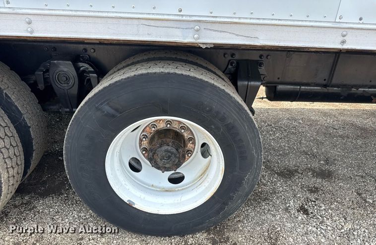 image for item EQ1481 2004 Freightliner Business Class M2 refrigerated truck