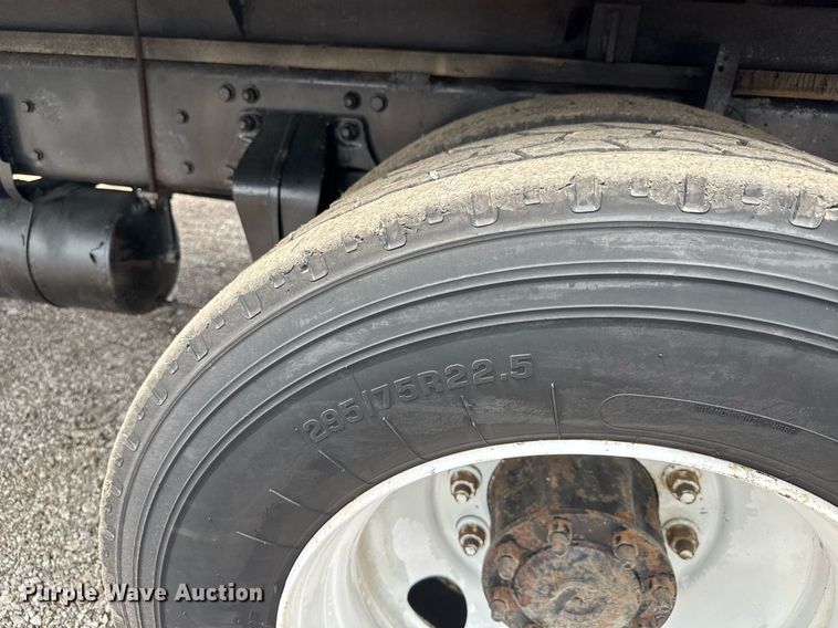 image for item EQ1481 2004 Freightliner Business Class M2 refrigerated truck