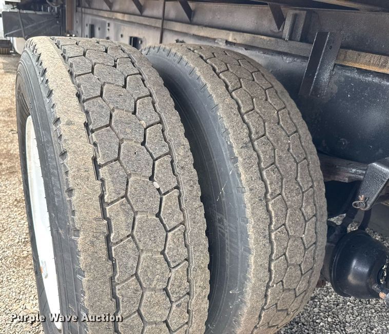 image for item EQ1481 2004 Freightliner Business Class M2 refrigerated truck