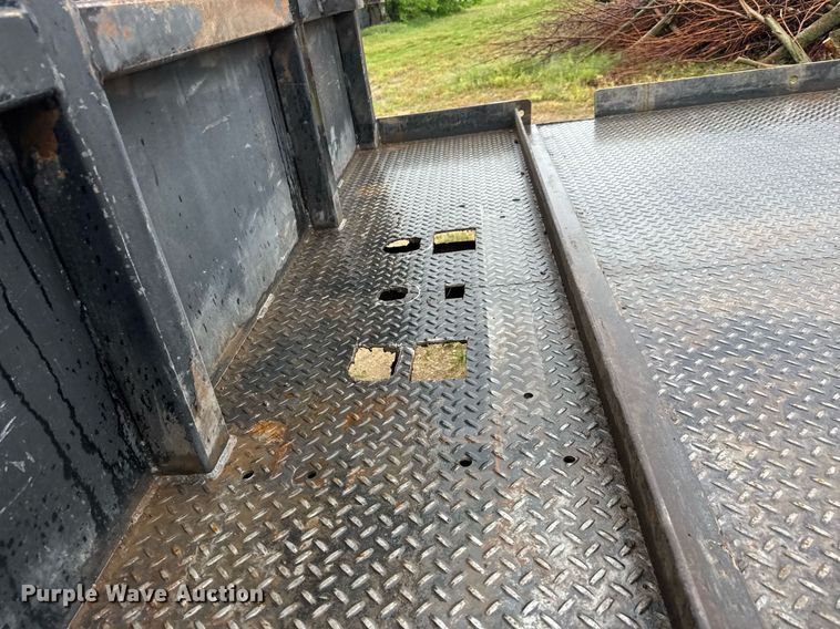 image for item EQ1485 Flatbed