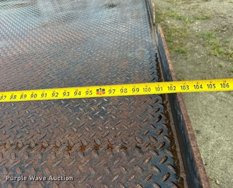 image for item EQ1485 Flatbed