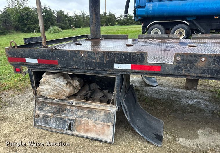 image for item EQ1485 Flatbed