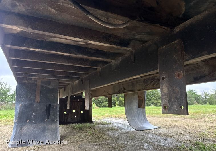 image for item EQ1485 Flatbed