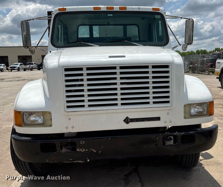 image for item EQ1497 1998 International 4700 dump flatbed truck