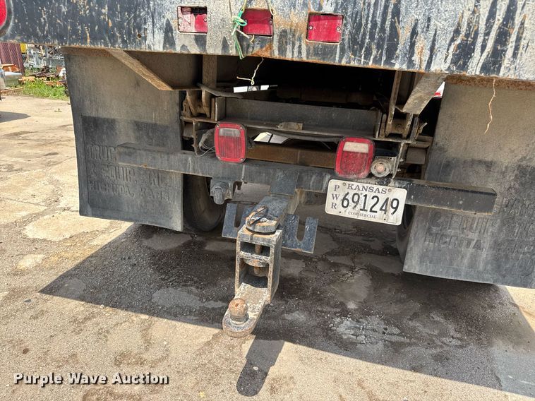 image for item EQ1497 1998 International 4700 dump flatbed truck