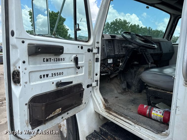 image for item EQ1497 1998 International 4700 dump flatbed truck