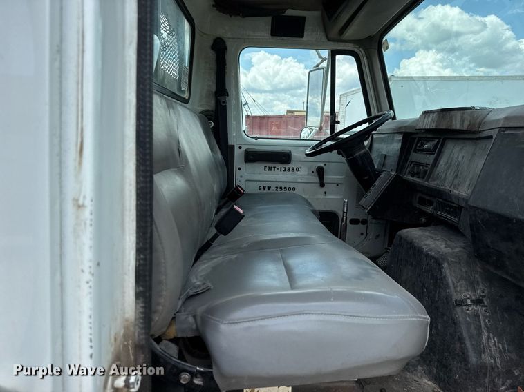 image for item EQ1497 1998 International 4700 dump flatbed truck