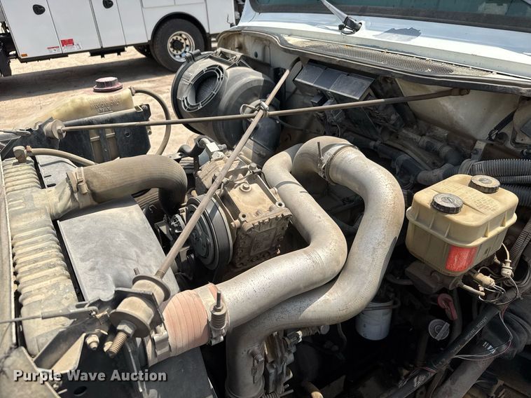 image for item EQ1497 1998 International 4700 dump flatbed truck