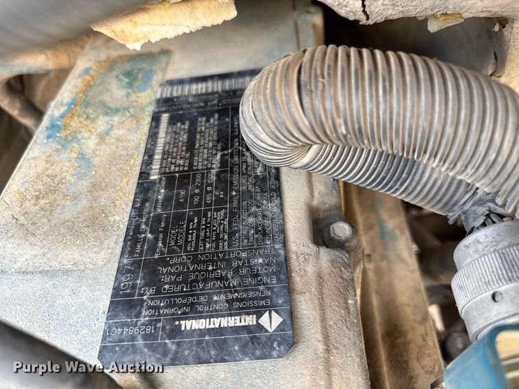 image for item EQ1497 1998 International 4700 dump flatbed truck