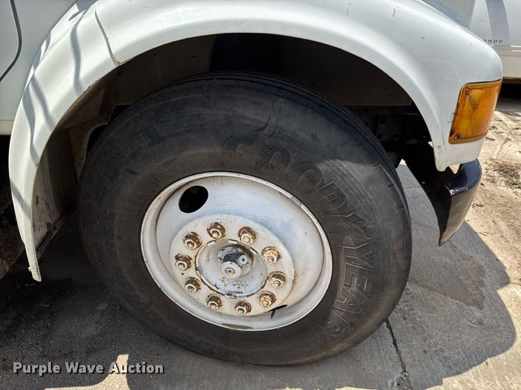 image for item EQ1497 1998 International 4700 dump flatbed truck