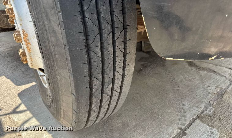 image for item EQ1497 1998 International 4700 dump flatbed truck