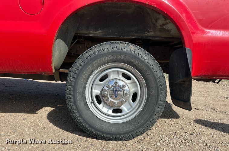 image for item EQ4646 2005 Ford F250 Super Duty  SuperCab pickup truck