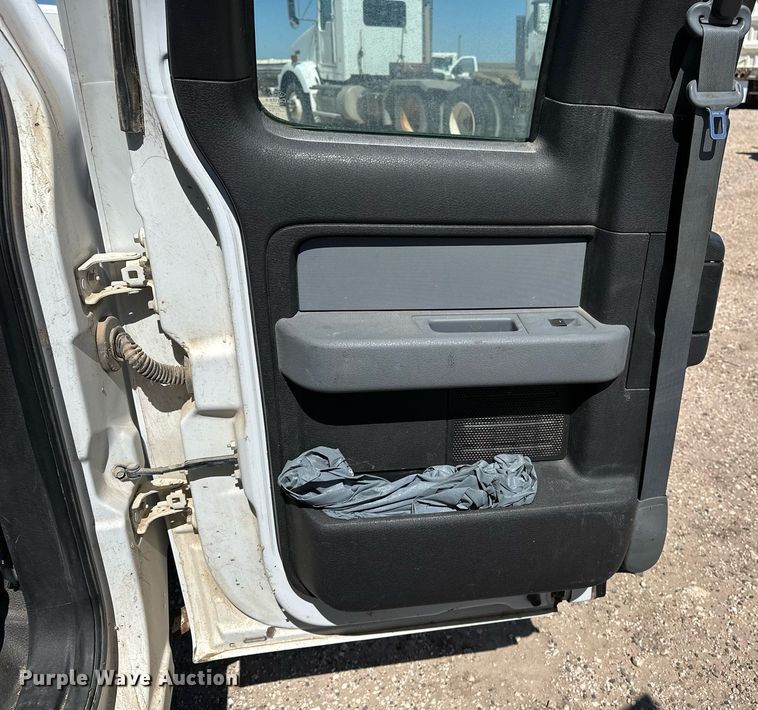 image for item EQ4676 2012 Ford F150 SuperCab pickup truck