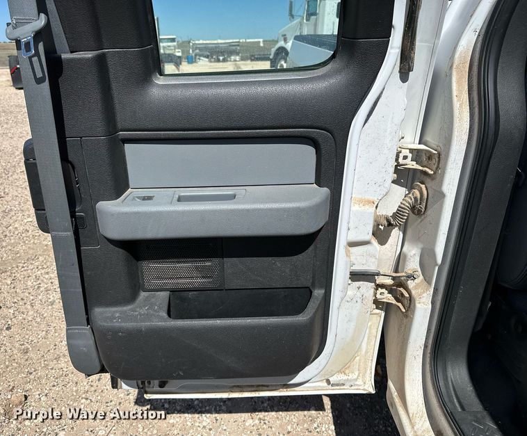 image for item EQ4676 2012 Ford F150 SuperCab pickup truck