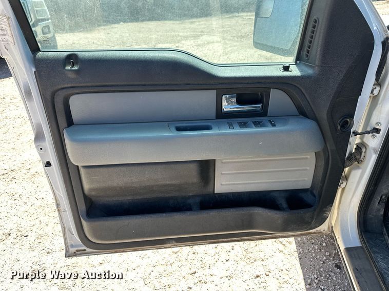 image for item EQ4677 2012 Ford F150 SuperCab pickup truck