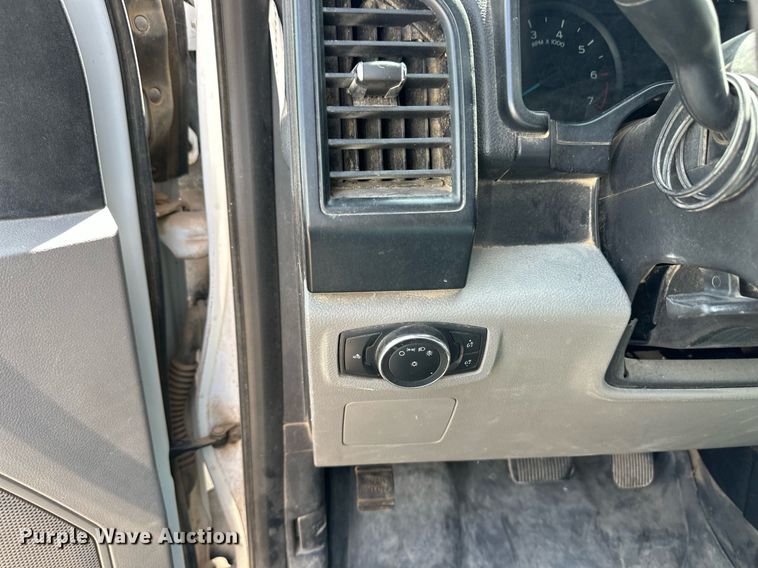 image for item EQ4683 2015 Ford F150 SuperCab pickup truck