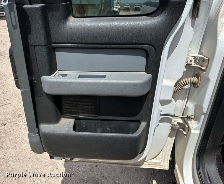 image for item EQ4699 2014 Ford F150 SuperCab pickup truck