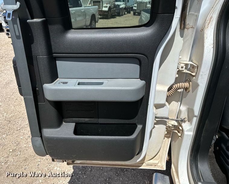 image for item EQ4700 2014 Ford F150 SuperCab pickup truck