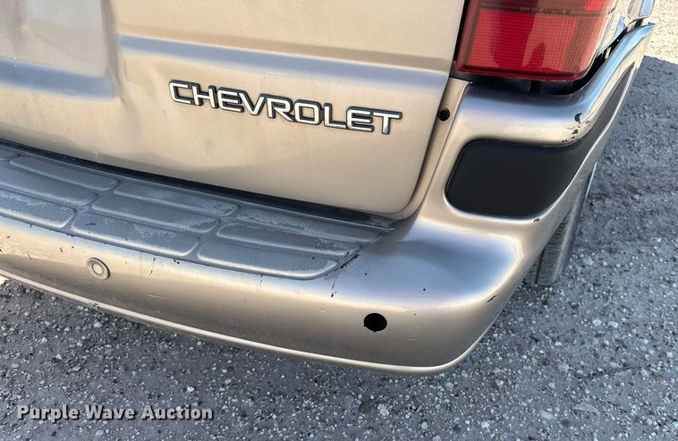 image for item EQ4701 2004 Chevrolet Venture van