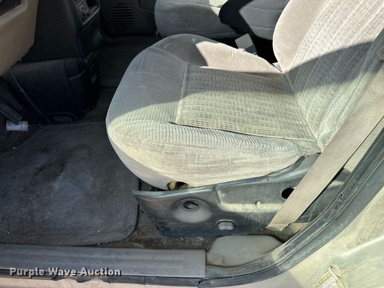 image for item EQ4701 2004 Chevrolet Venture van