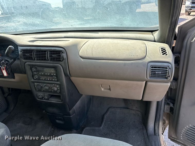 image for item EQ4701 2004 Chevrolet Venture van