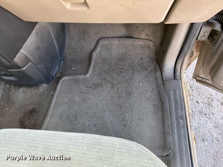 image for item EQ4701 2004 Chevrolet Venture van