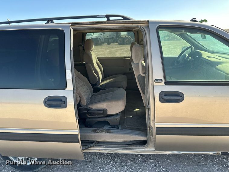 image for item EQ4701 2004 Chevrolet Venture van