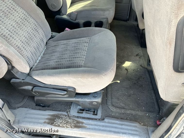 image for item EQ4701 2004 Chevrolet Venture van