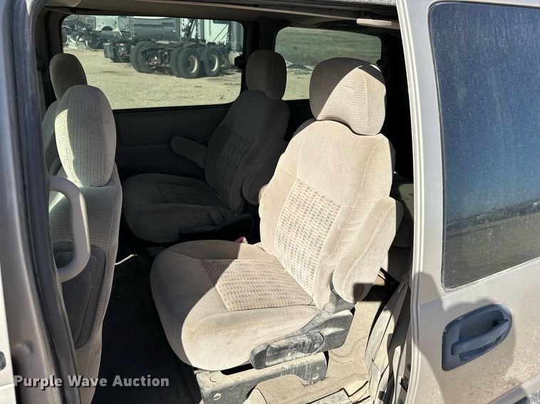 image for item EQ4701 2004 Chevrolet Venture van