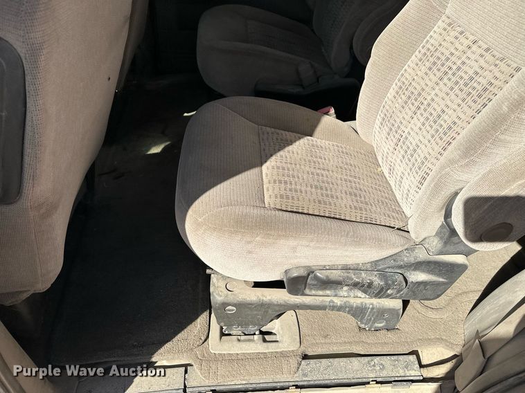 image for item EQ4701 2004 Chevrolet Venture van