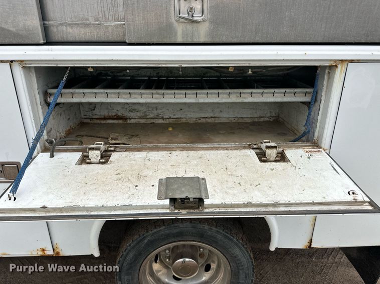 image for item EQ4712 2012 Ford F550 SuperCab utility / service truck