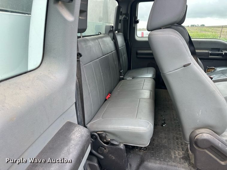 image for item EQ4712 2012 Ford F550 SuperCab utility / service truck