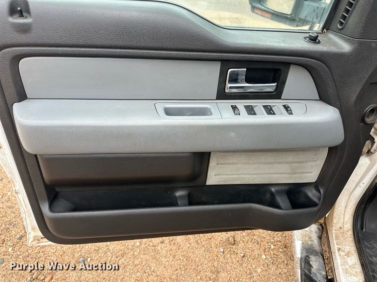 image for item EQ4714 2012 Ford F150 XLT SuperCab pickup truck