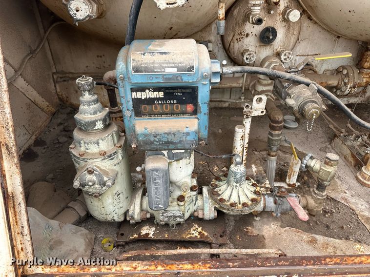 image for item EQ4718 (2) propane tanks