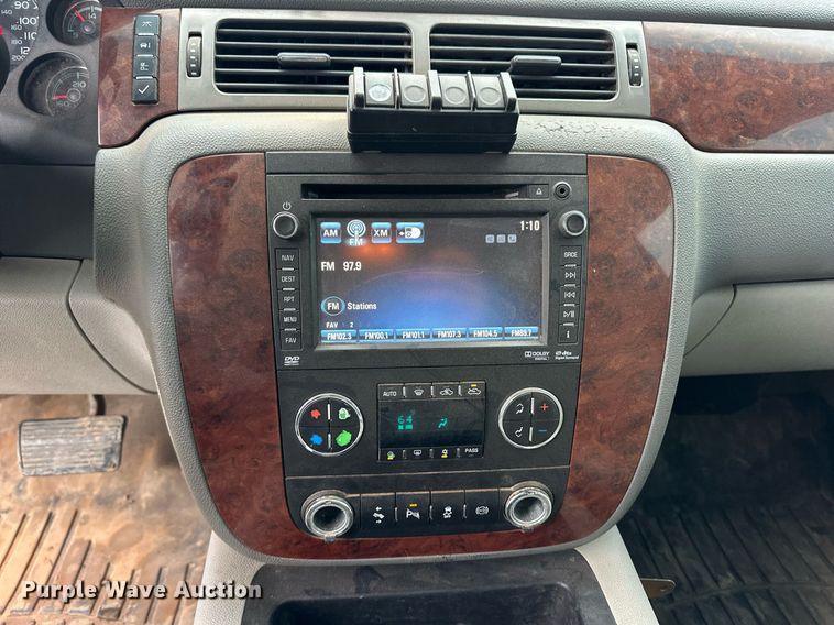 image for item EQ4726 2012 Chevrolet Silverado 2500HD Crew Cab pickup truck