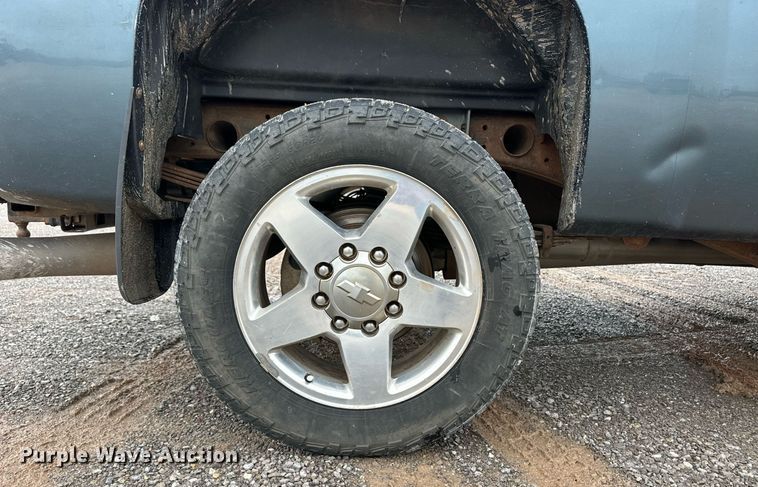 image for item EQ4726 2012 Chevrolet Silverado 2500HD Crew Cab pickup truck