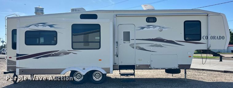 image for item EQ4753 2006 Dutchmen Colorado camper