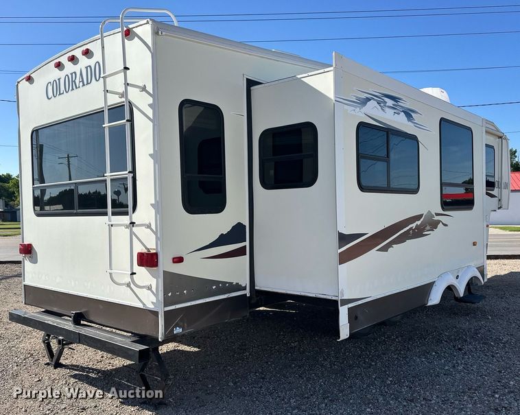 image for item EQ4753 2006 Dutchmen Colorado camper