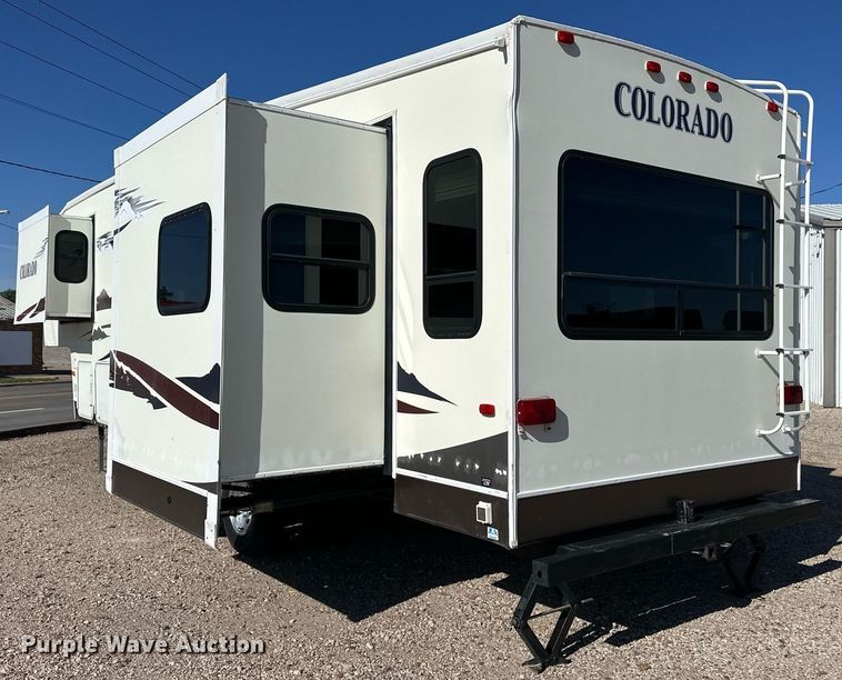 image for item EQ4753 2006 Dutchmen Colorado camper