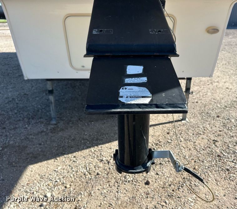 image for item EQ4753 2006 Dutchmen Colorado camper