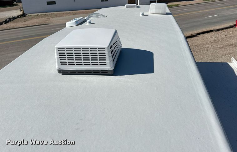 image for item EQ4753 2006 Dutchmen Colorado camper