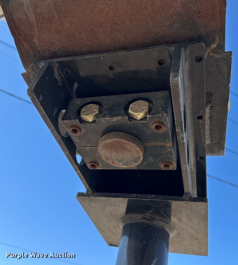 image for item EQ4753 2006 Dutchmen Colorado camper