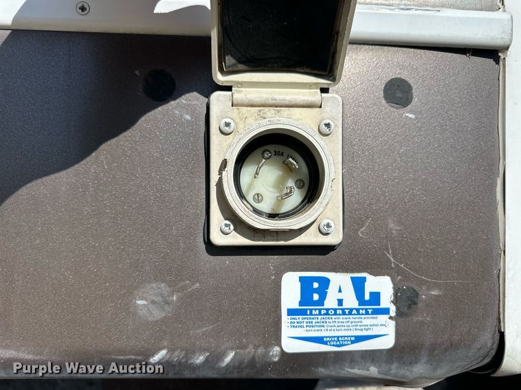 image for item EQ4753 2006 Dutchmen Colorado camper