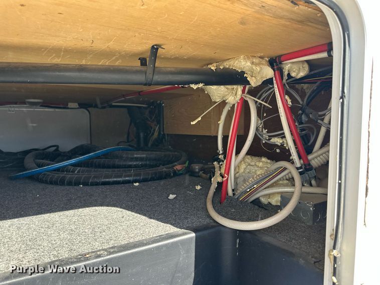 image for item EQ4753 2006 Dutchmen Colorado camper