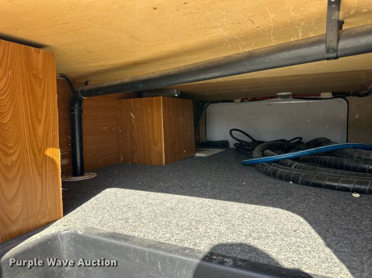 image for item EQ4753 2006 Dutchmen Colorado camper