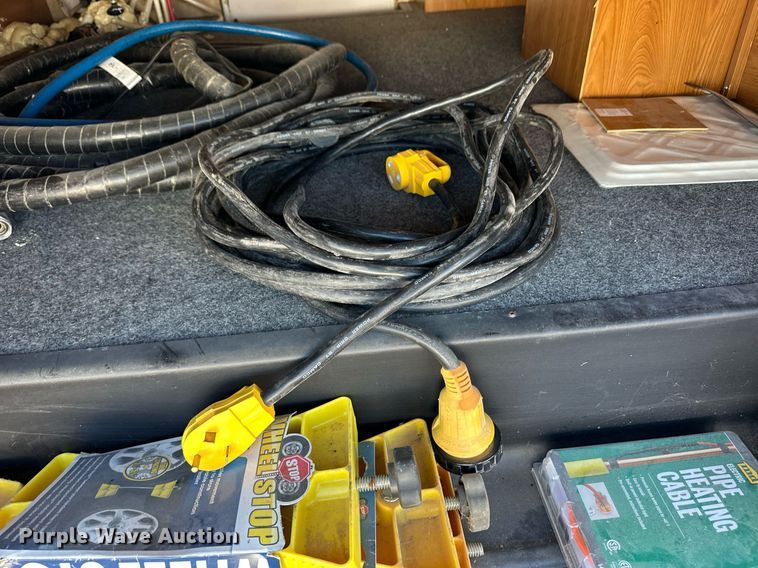 image for item EQ4753 2006 Dutchmen Colorado camper