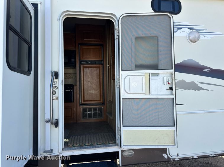 image for item EQ4753 2006 Dutchmen Colorado camper