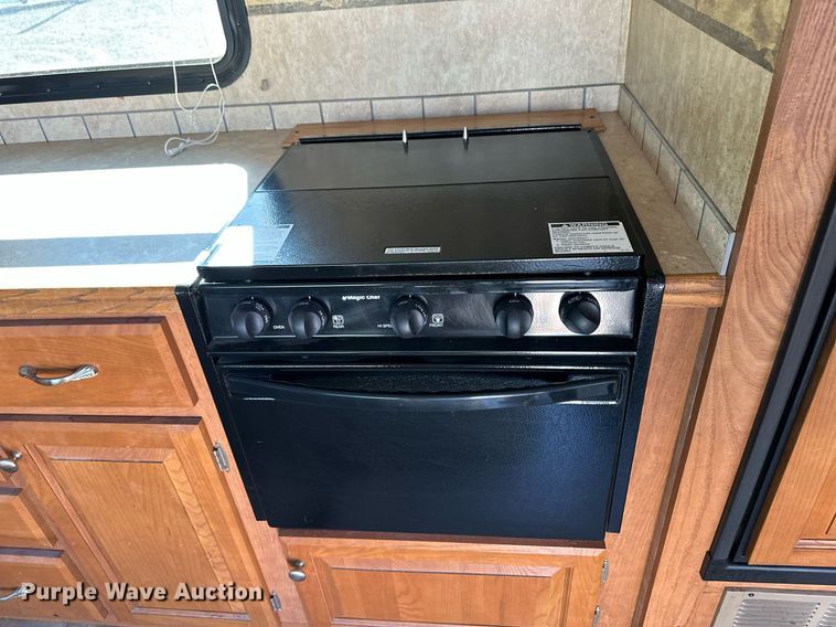 image for item EQ4753 2006 Dutchmen Colorado camper